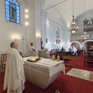 Župu sv. Jelene Križarice u Zaboku posjetio p. Thierry Mofills